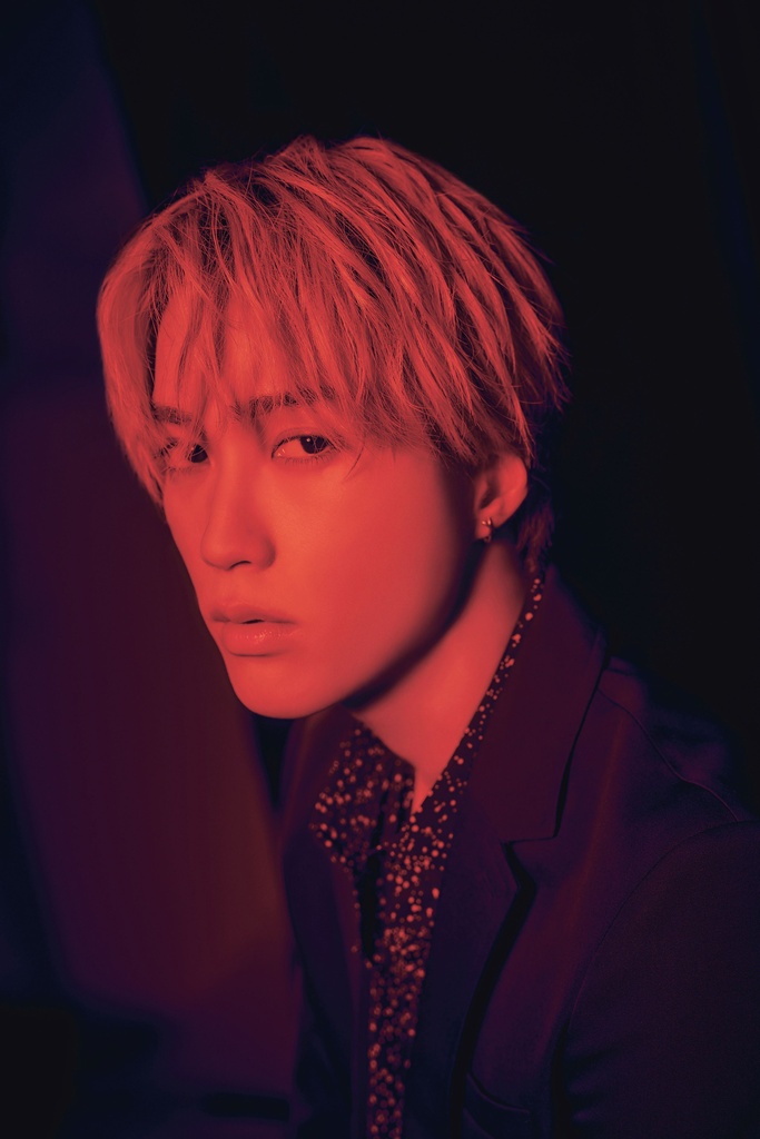 藤原 樹】ソロ写真集『MYSTERIOUS』発売！ 「“セクシー担当”に