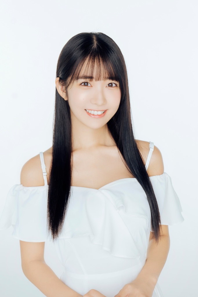 ①天羽希純　週刊プレイボーイ　直筆サイン入り　生写真　#2i2 天羽希純（#2i2）新写真集の掲載ショット。(c)集英社/週刊