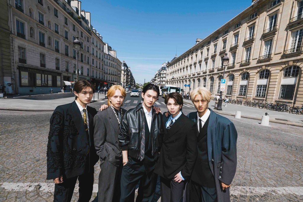 M!LK写真集、いろいろ決まったよ大解禁！ 発売日は2025年10月11日(土)！ 特典会は「全員もオンリーwanもイイじゃん！」会です！