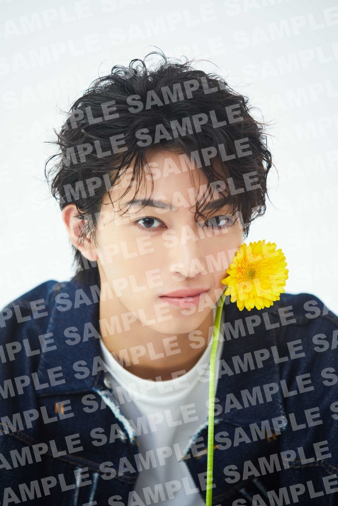 俳優・鈴木秀脩さんの2027年カレンダーが11月6日(金)に発売決定！ 東京