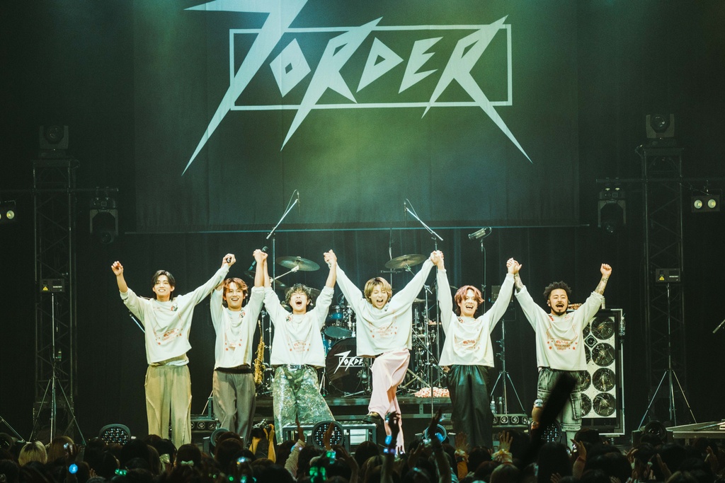 【7ORDER】バンドもダンスも全力で魅せた熱狂の一夜！　豪華ゲストとの共演＆笑いと感動に包まれたライブをレポート！