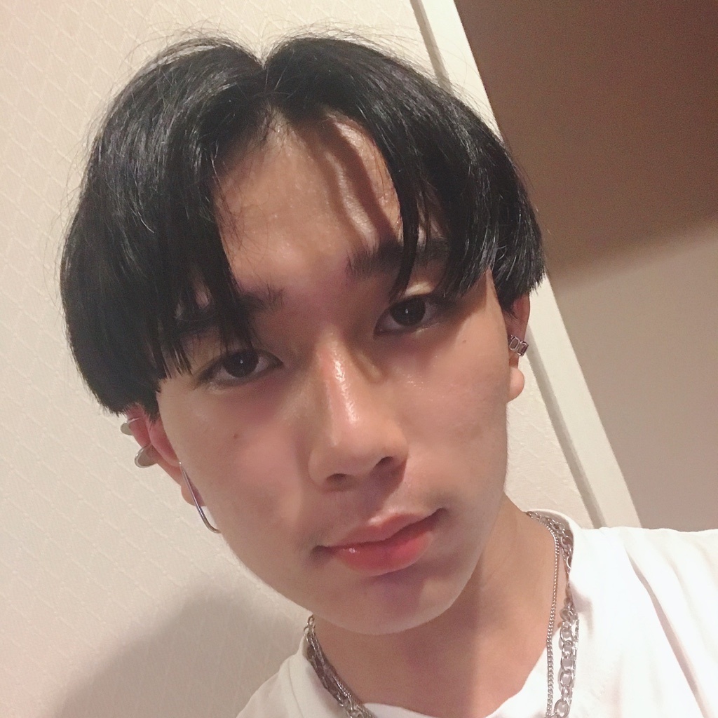 岩田竣介レスリー