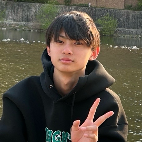 柳川真俐央