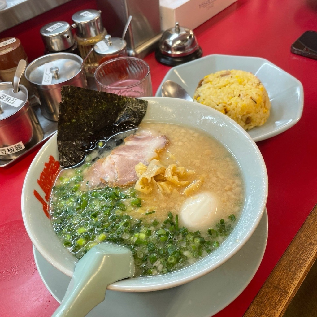 ゆうや